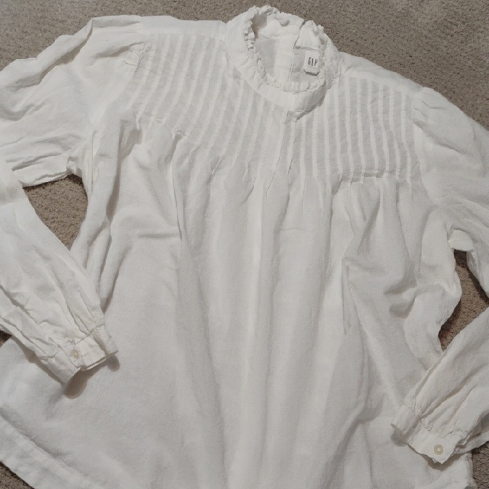 GAP White Cotton Back Buttons Long Sleeve Top
